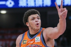 必一运动官网-探长：上海今天是有机会的 洛夫顿&amp;哈维应该知道CBA季后赛强度了