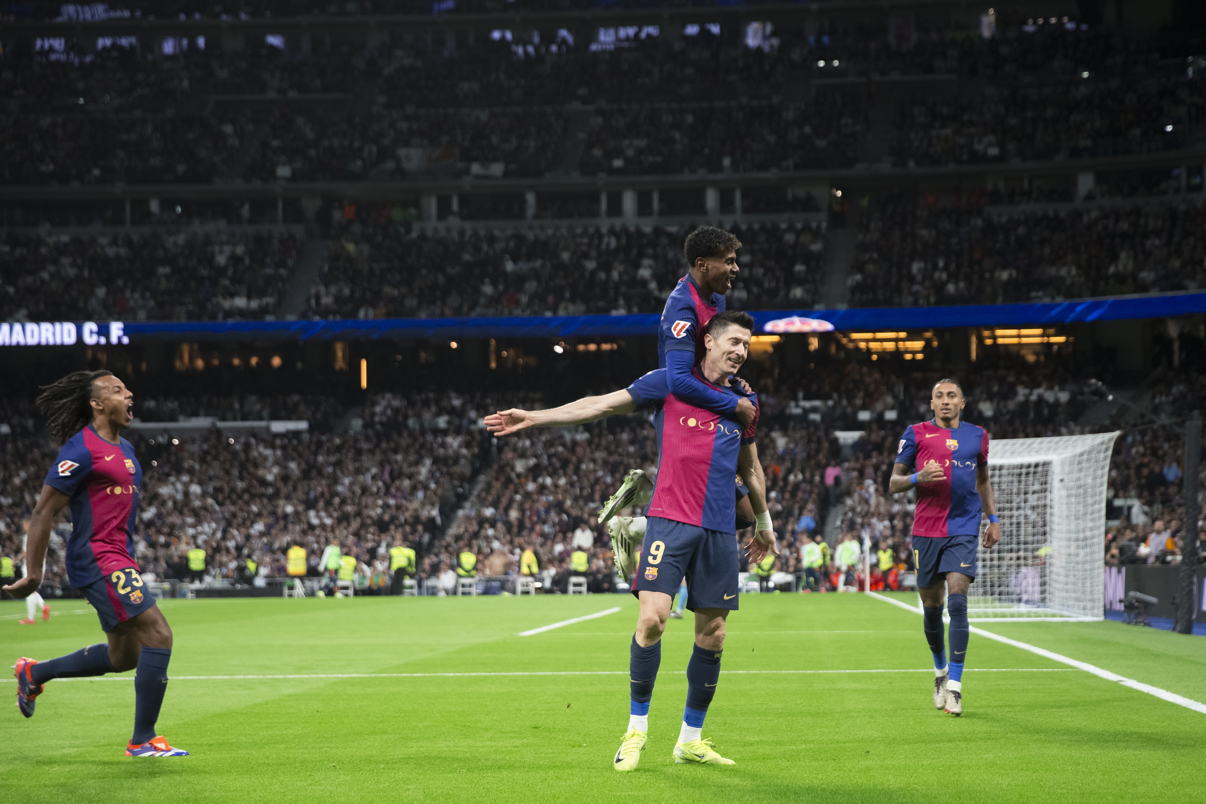 必一运动官网-莱万巴萨生涯150场纪念，近五战瓦伦西亚攻入七球