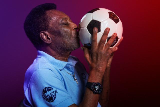 Pelé wearing the Hublot Big Bang e UEFA EURO 2020 (2) (1).jpg